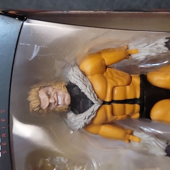 Opened no BUild a figure part x-men sabretooth marvel legends figure - Picture 2 of 7